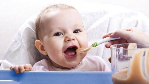 ¿A partir de qué edad los bebés pueden tomar gelatina?