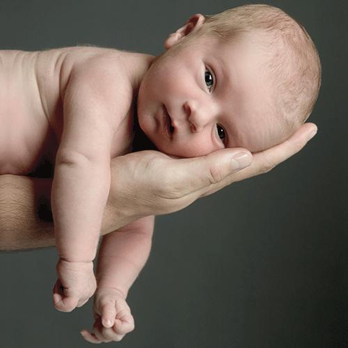 Los beneficios del contacto piel con piel con el bebé