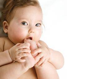 Cómo cuidar las uñas del bebé (y de la mamá)