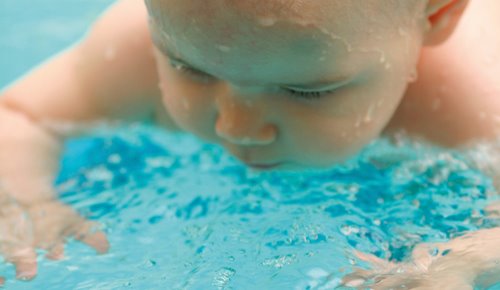 Estimulación en el agua para bebés