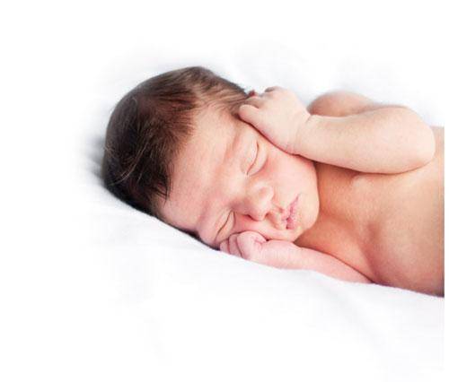 ¿A qué edad los bebés empiezan a dormir toda la noche sin despertarse?