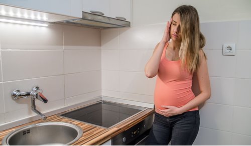 ¿Es normal vomitar sangre en el embarazo?