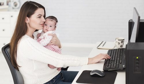 Casi el 50% de las mujeres tiene problemas para conciliar la lactancia con su trabajo