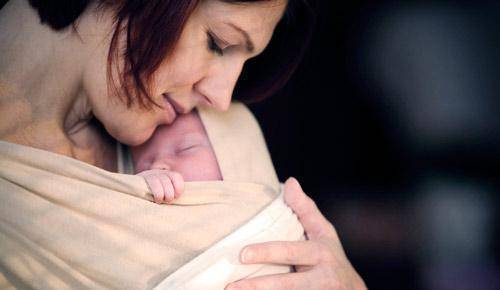 Los bebés emiten un olor especial para que sus mamás sean más protectoras y sus papás más apacibles