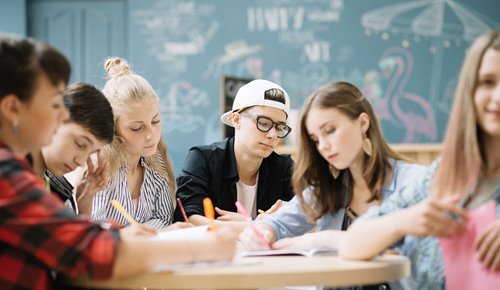 Jóvenes adolescentes que no quieren estudiar