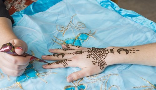 ¿los niños pueden hacerse tatuajes de henna?
