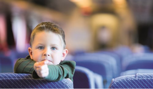 ¿Hasta qué edad no pagan los niños en el tren?