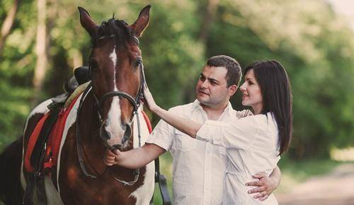 ¿Puede una embarazada andar a caballo?