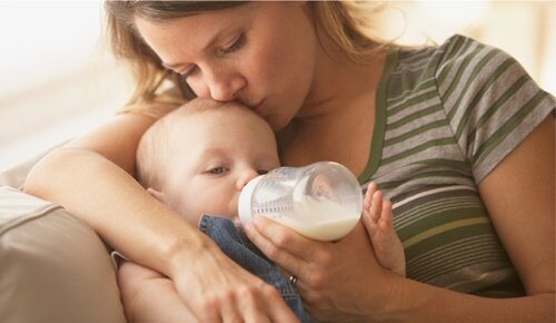 Mi bebé tiene 6 meses, quiero darle leche de fórmula, ¿qué debo saber?