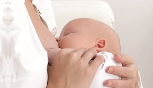 ¿Hasta qué edad se debe dar el pecho a un bebé?