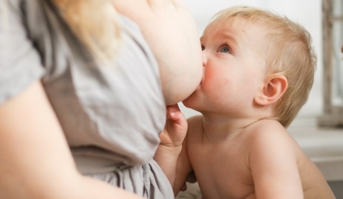 Lactancia materna tras pruebas de contraste