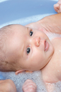 ¿Cómo bañar a un recién nacido?