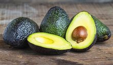 ¿A qué edad puede comer un bebé aguacate?