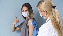 ¿debo vacunarme del covid estando embarazada?