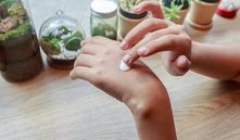 ¿cómo ayudan los suplementos de vitamina d a la dermatitis atópica grave?