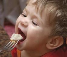 ¿Qué cantidad de comida necesita un niño?