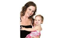 ¿por qué siempre cogemos a los bebés por el lado izquierdo?