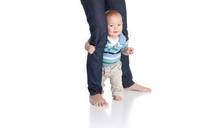 ¿por qué mi hijo camina de puntitas?