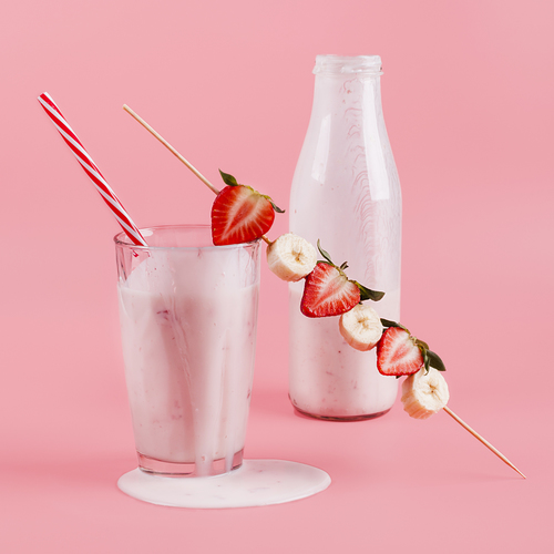 Brocheta de frutas con caramelo